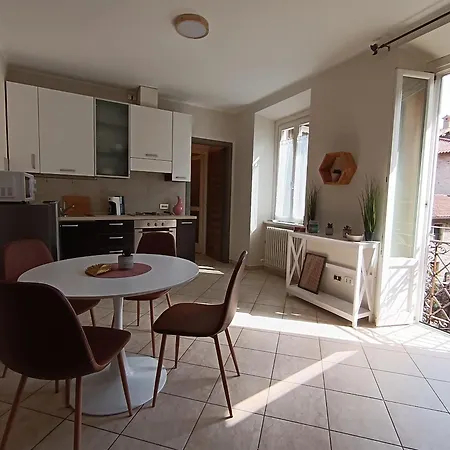 Center Village דירה *