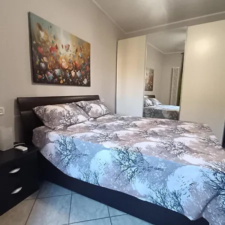 Center Village شقة